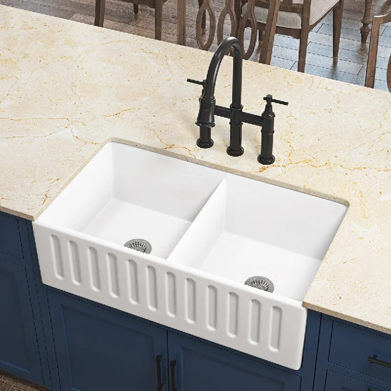 33 In. Farmhouse Double Bowl White Ceramic Kitchen Sink Basin - 33" x 18" x 10"