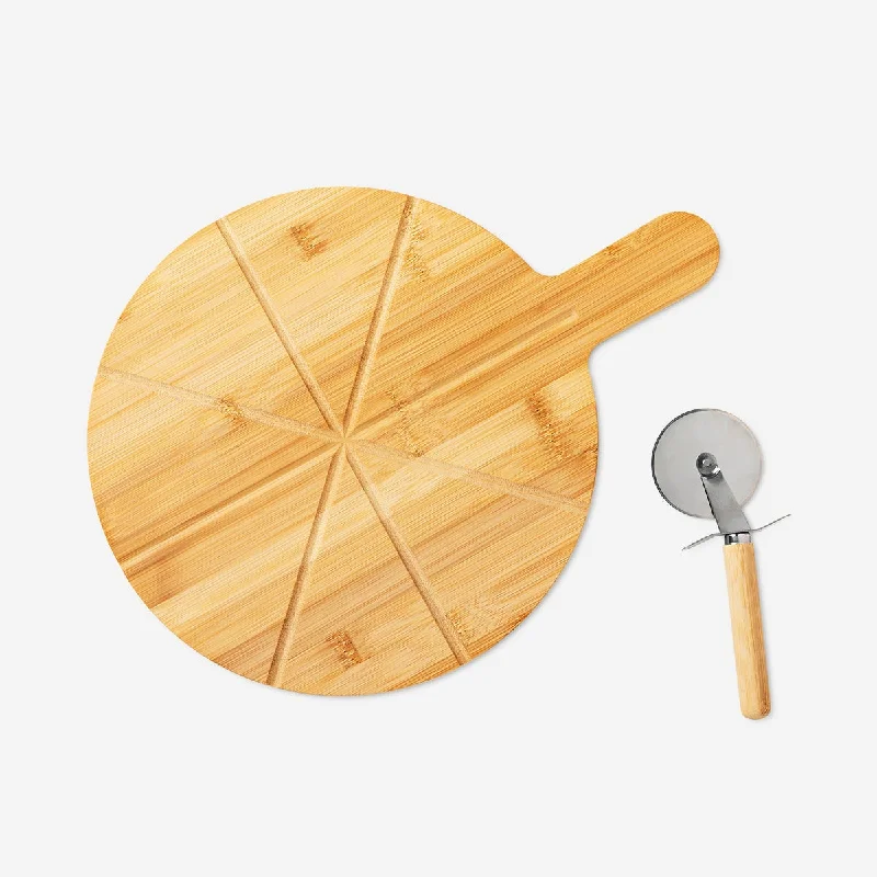 Bamboo pizza cutting board with pizza cutter