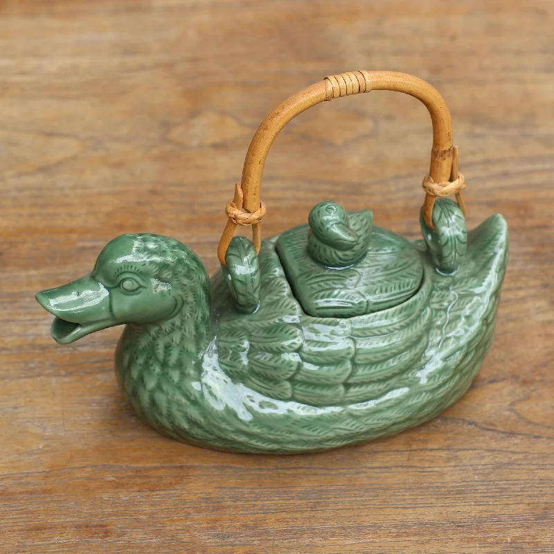 Mamma Duck Ceramic teapot